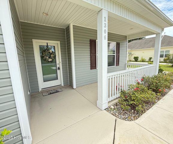 1306 Old Folkstone Road, Sneads Ferry, NC 28460