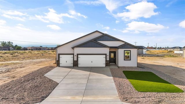 559 E Bayview Drive, Pueblo West, CO 81007