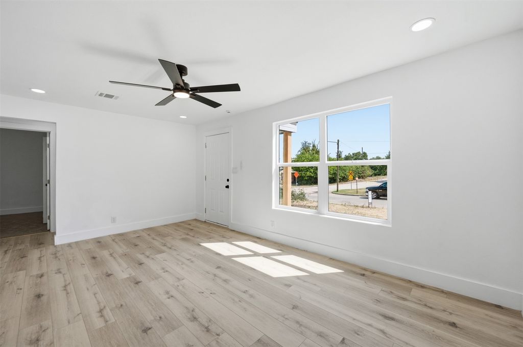 905 E Shaw Street, Fort Worth, TX 76110 — photo 4