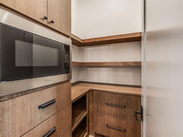 6001 Rare Eagle Court, Kingston, OK 73439