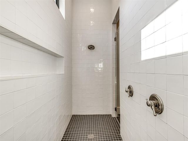 6001 Rare Eagle Court, Kingston, OK 73439