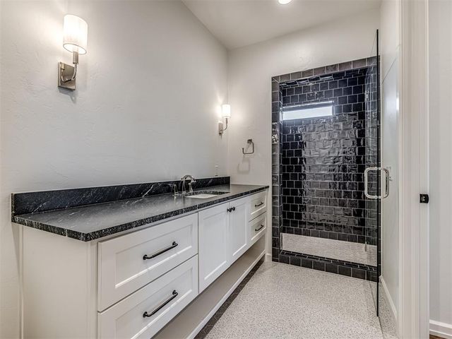 6001 Rare Eagle Court, Kingston, OK 73439