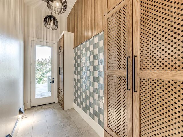 6001 Rare Eagle Court, Kingston, OK 73439