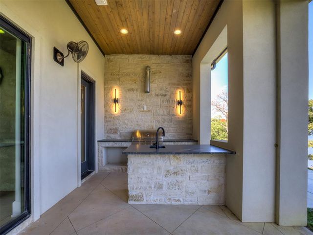 6001 Rare Eagle Court, Kingston, OK 73439