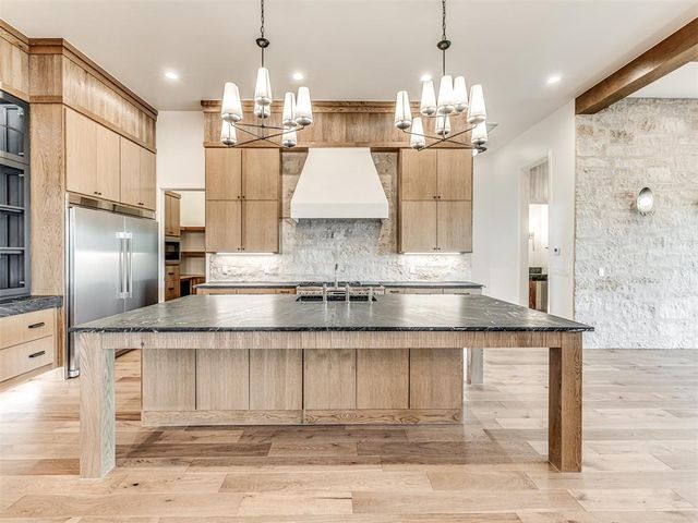 6001 Rare Eagle Court, Kingston, OK 73439