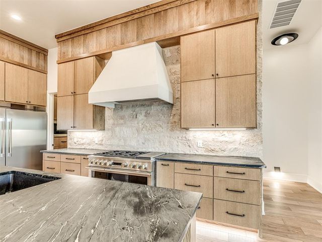 6001 Rare Eagle Court, Kingston, OK 73439