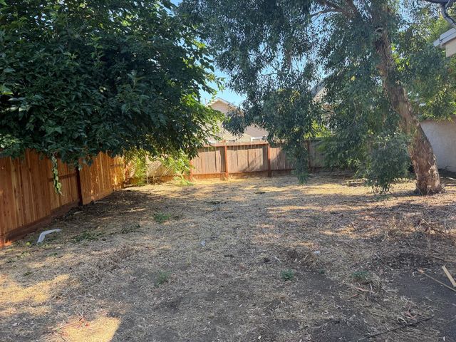 421 E Wyandotte St, Stockton, CA 95204
