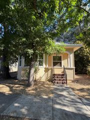 421 E Wyandotte St, Stockton, CA 95204
