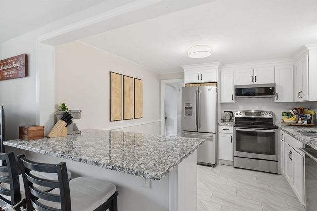 60 Hanward Hl, East Longmeadow, MA 01028