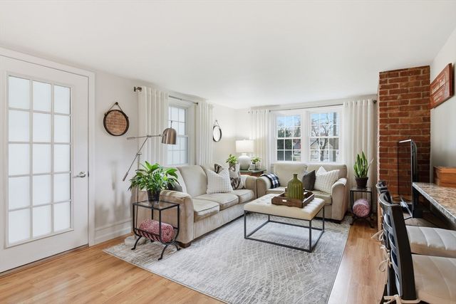 60 Hanward Hl, East Longmeadow, MA 01028