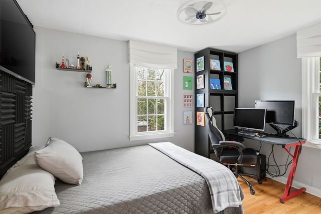 60 Hanward Hl, East Longmeadow, MA 01028