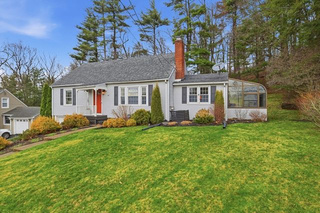 60 Hanward Hl, East Longmeadow, MA 01028