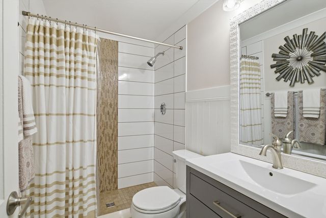 60 Hanward Hl, East Longmeadow, MA 01028