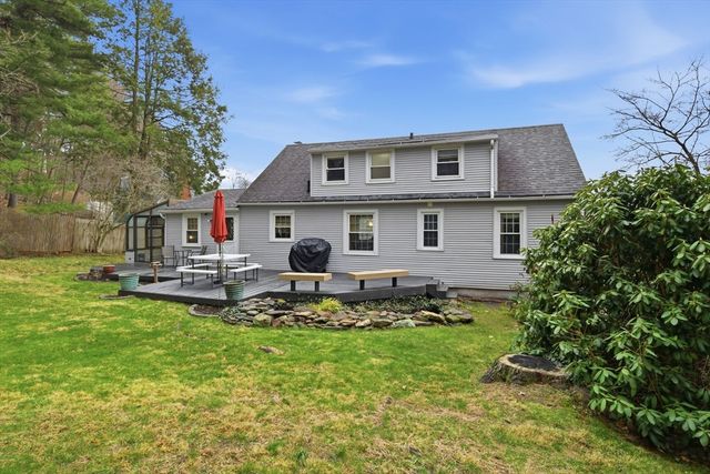 60 Hanward Hl, East Longmeadow, MA 01028