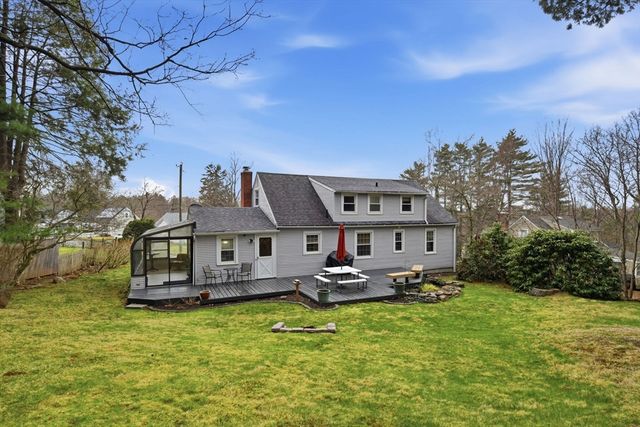 60 Hanward Hl, East Longmeadow, MA 01028