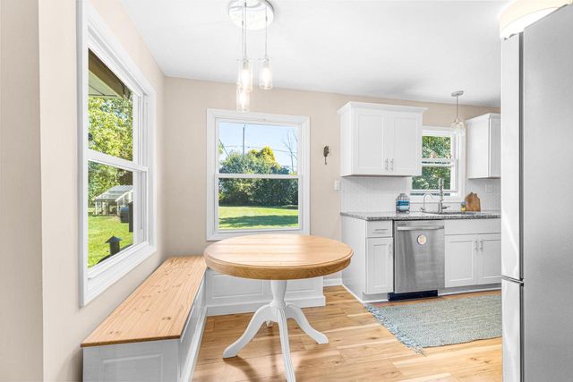 452 Riverview DRIVE, Grafton, WI 53024