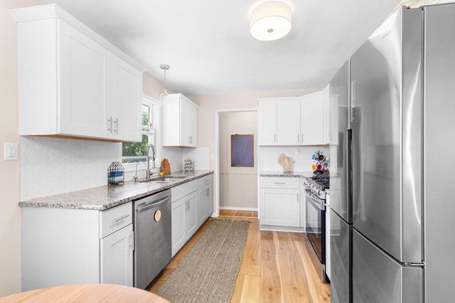 452 Riverview DRIVE, Grafton, WI 53024