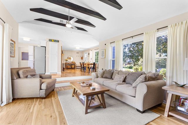 452 Riverview DRIVE, Grafton, WI 53024
