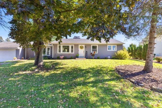 452 Riverview DRIVE, Grafton, WI 53024