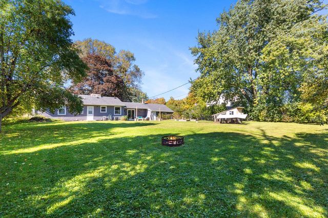 452 Riverview DRIVE, Grafton, WI 53024