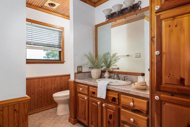 800 County Road 458 RD, Coupland, TX 78615