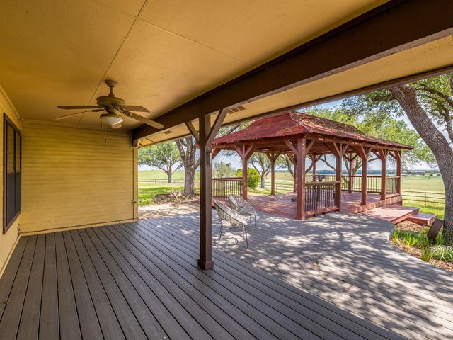 800 County Road 458 RD, Coupland, TX 78615