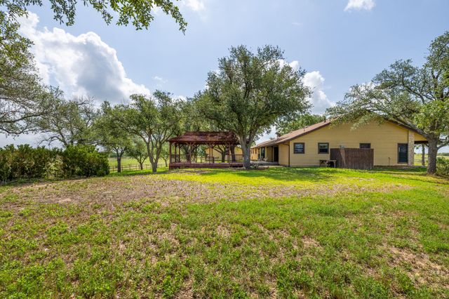 800 County Road 458 RD, Coupland, TX 78615