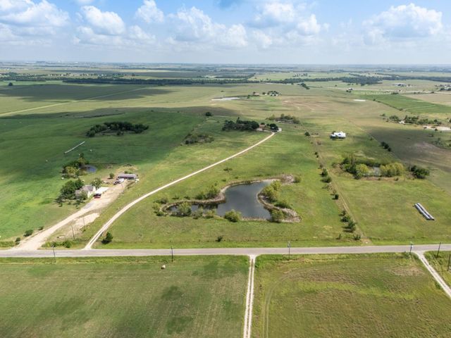 800 County Road 458 RD, Coupland, TX 78615