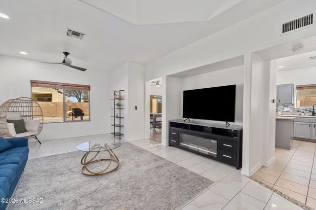 11132 W Coppertail Drive, Marana, AZ 85653