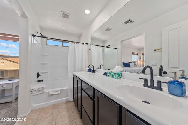 11132 W Coppertail Drive, Marana, AZ 85653