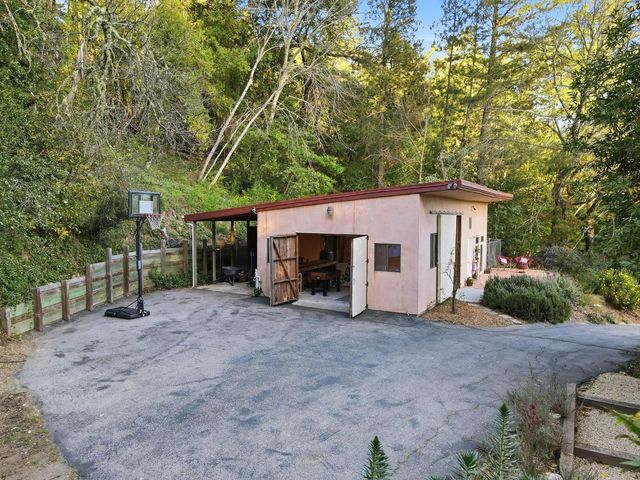 23185 Old Santa Cruz Highway, Los Gatos, CA 95033
