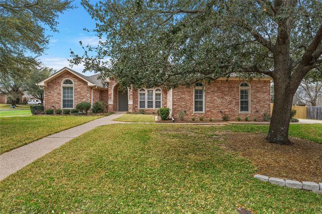 9121 Wolf Creek Drive, Waco, TX 76712