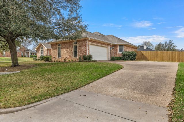 9121 Wolf Creek Drive, Waco, TX 76712