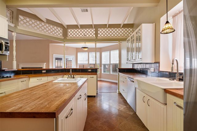 12505 Hunters Chase DR, Austin, TX 78729