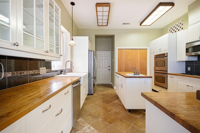 12505 Hunters Chase DR, Austin, TX 78729