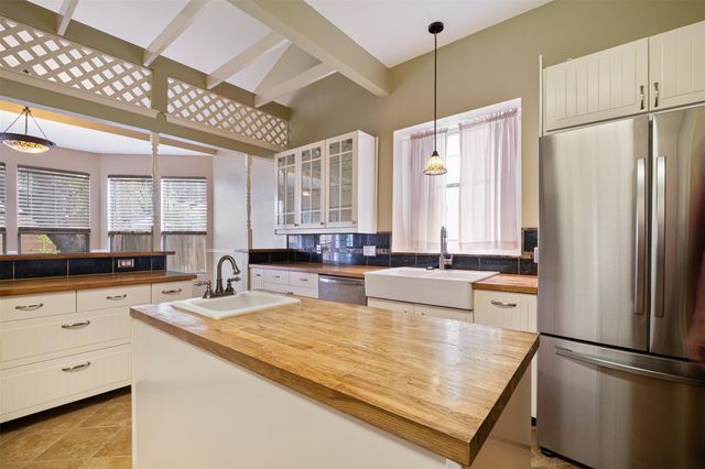 12505 Hunters Chase DR, Austin, TX 78729