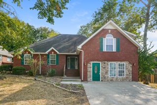 604 Woodland Hills Dr, La Vergne, TN 37086