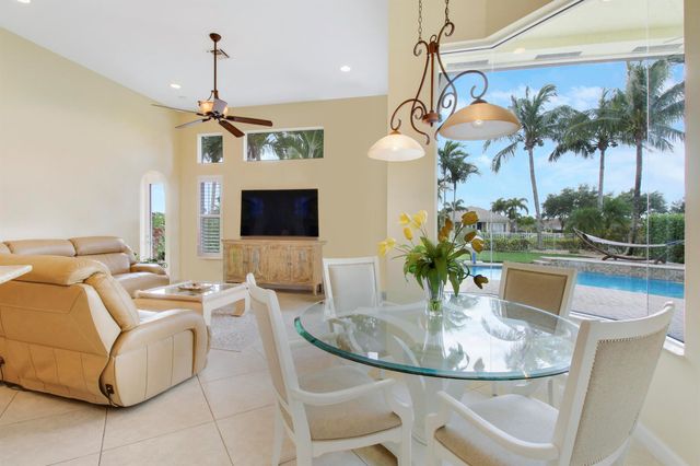 660 SW Yacht Basin Way, Stuart, FL 34997