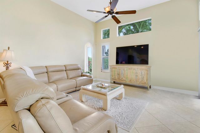 660 SW Yacht Basin Way, Stuart, FL 34997