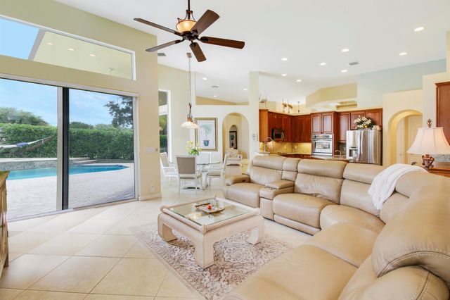 660 SW Yacht Basin Way, Stuart, FL 34997