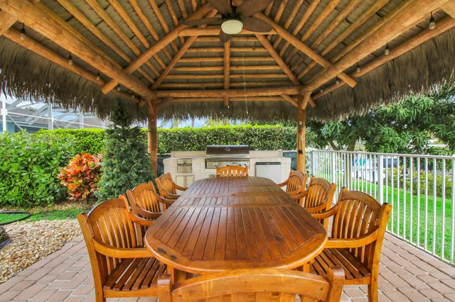 660 SW Yacht Basin Way, Stuart, FL 34997