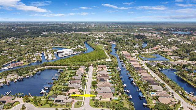 660 SW Yacht Basin Way, Stuart, FL 34997