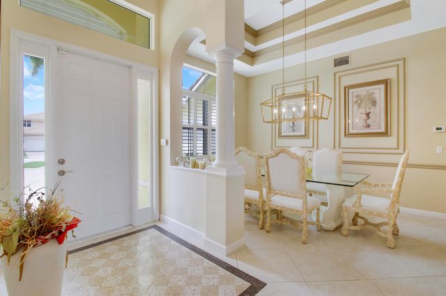 660 SW Yacht Basin Way, Stuart, FL 34997