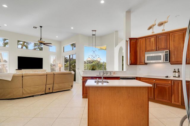 660 SW Yacht Basin Way, Stuart, FL 34997