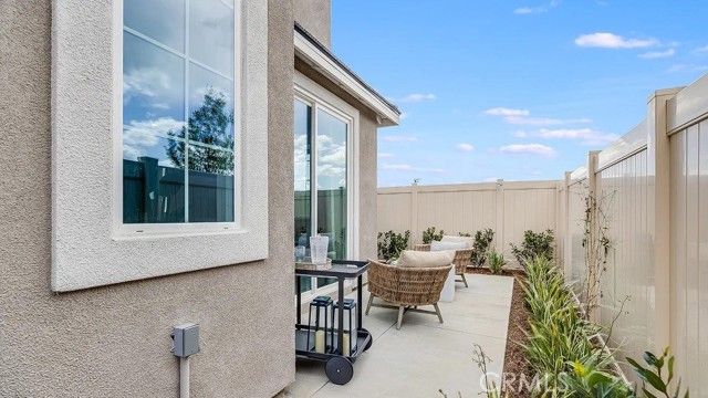 1164 Thunderchief Lane, Rialto, CA 92376