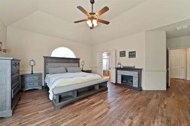 2815 Kaitlin Way, Grand Prairie, TX 75052