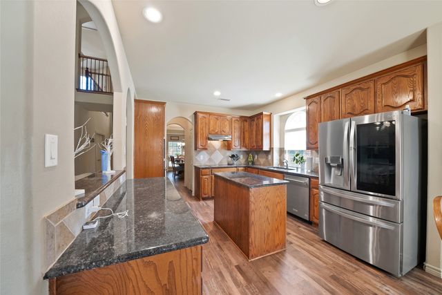 2815 Kaitlin Way, Grand Prairie, TX 75052