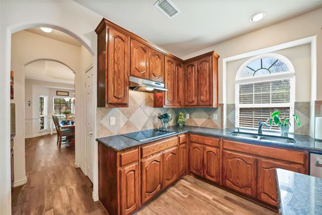 2815 Kaitlin Way, Grand Prairie, TX 75052