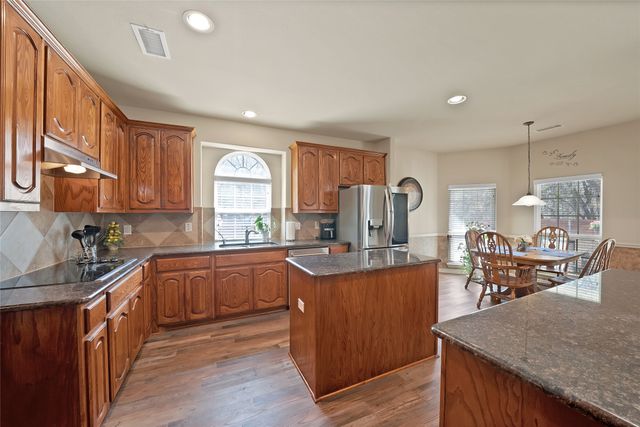 2815 Kaitlin Way, Grand Prairie, TX 75052