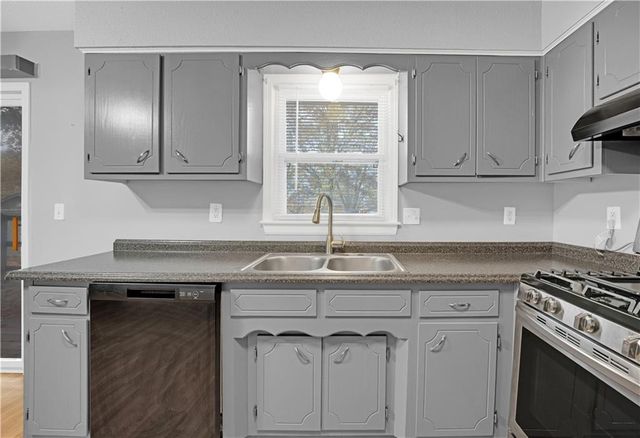 174 SE 421 Road, Warrensburg, MO 64093